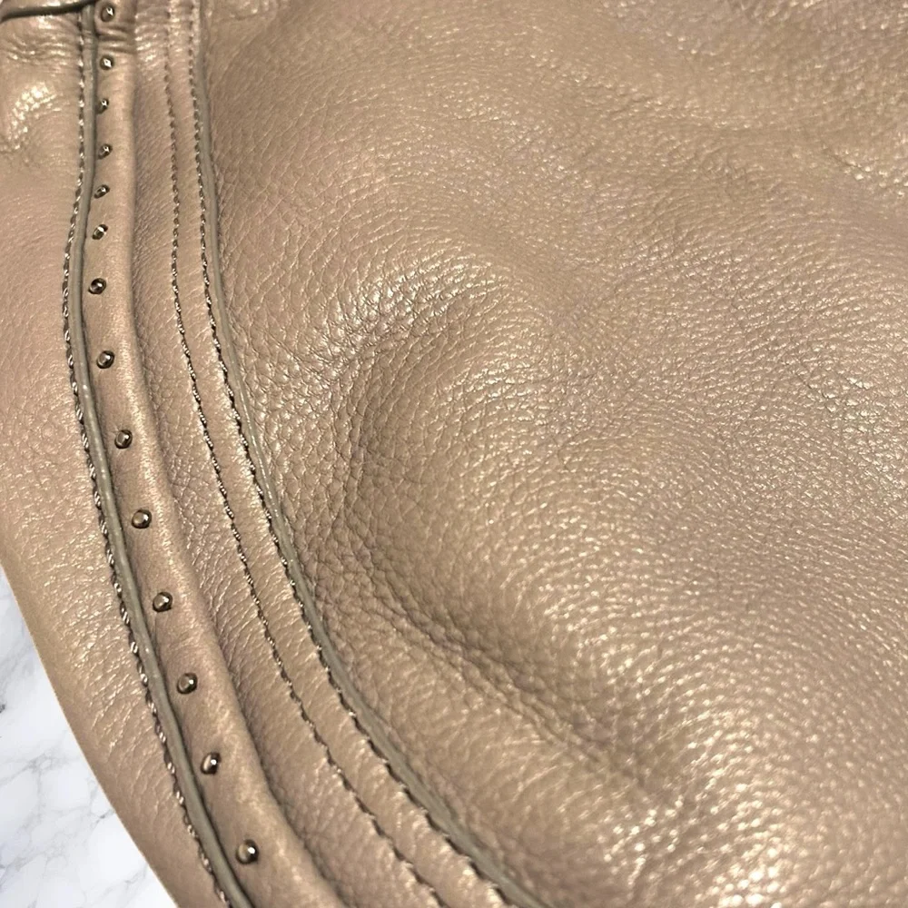 Michael Kors Purse Bag Beige Gray Pebbled Studded Roomy Large Zipper - Picture 3 of 11